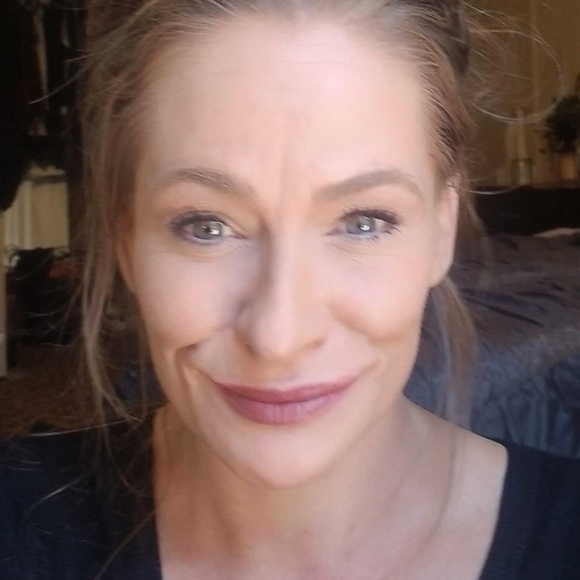 Meet your Poshers, The Dirty Daisies! - Picture 4 of 5